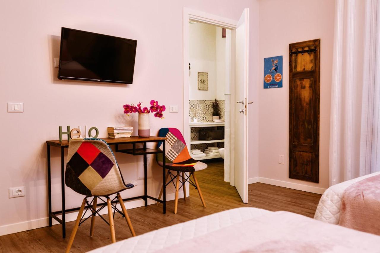 La Bicicletta Rooms Cremona Bagian luar foto